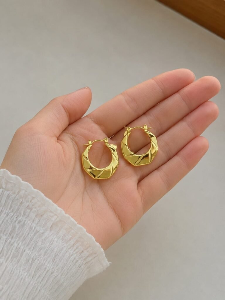 Our "Auri" Anti-Tarnish Earrings